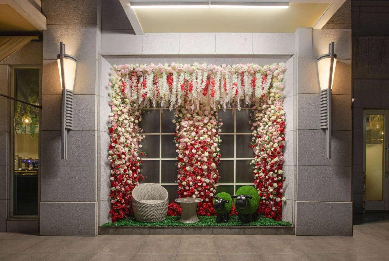 Tryp By Wyndham New Taipei Linkou 新北林口爵怡溫德姆酒店機場捷運mrta9林口站 Zewnętrze zdjęcie